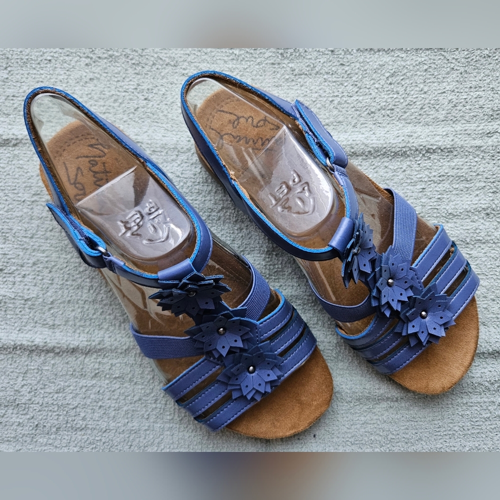 Natural Soul Women's Amore Sandals, Blue, Size 8M